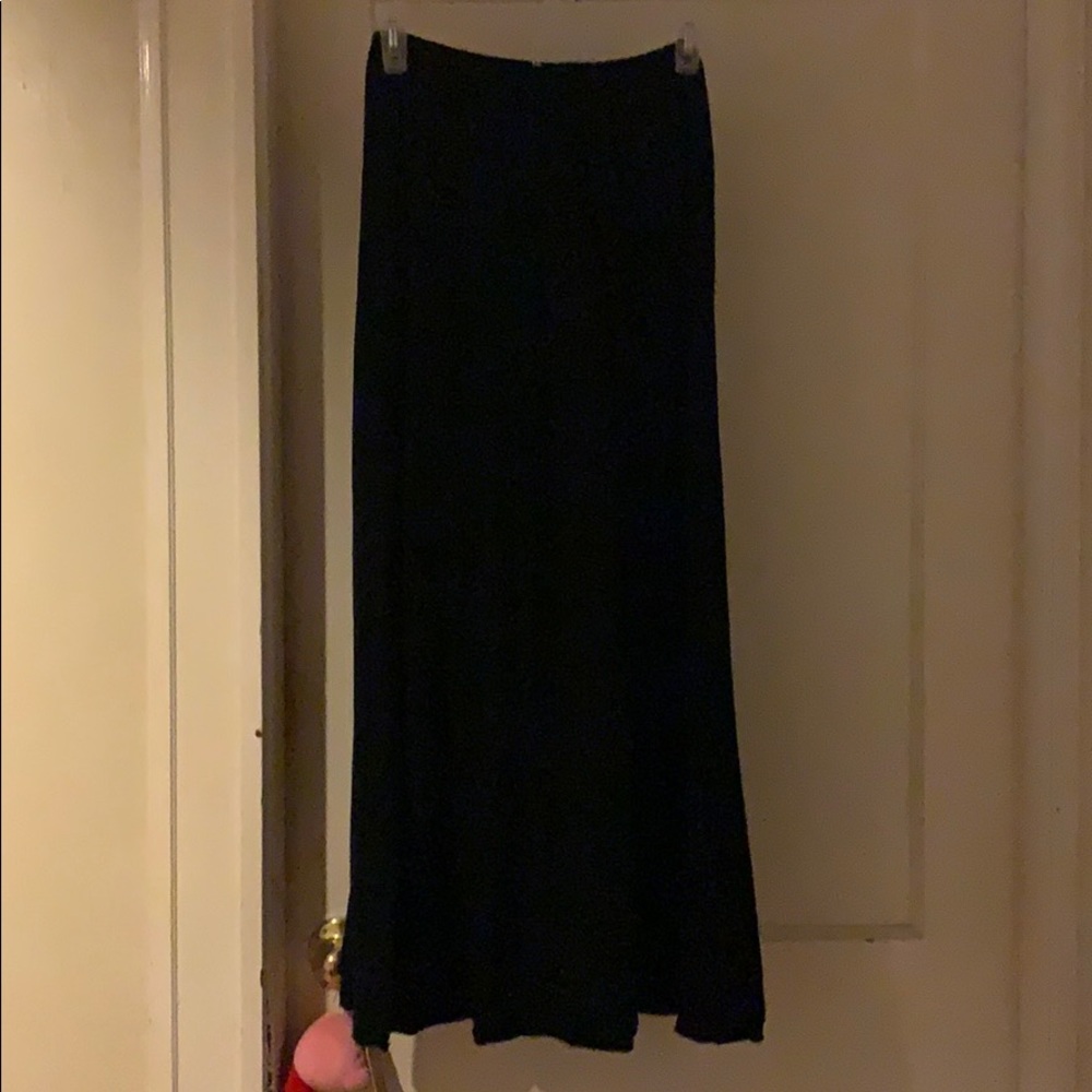 Long black maxi skirt
